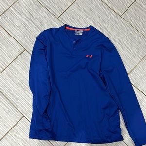 Lightly worn under armour shirt size XL